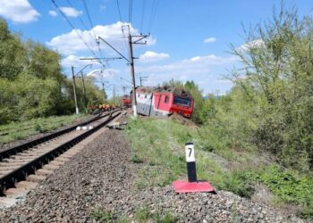 Под Тольятти сошел с рельсов состав с минеральными удобрениями