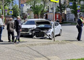 В Самаре двое пострадали в ДТП двух иномарок