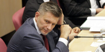 Неспособность решить проблемы маршрута №480 грозит отставкой главе самарского минтранса