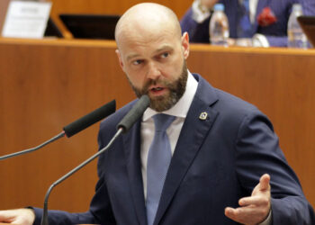 Главу самарского правительства дистанцируют от градостроительного совета