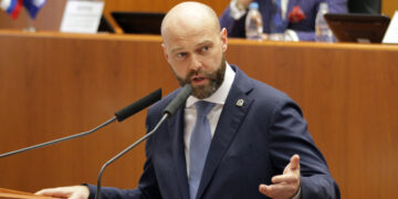 Главу самарского правительства дистанцируют от градостроительного совета