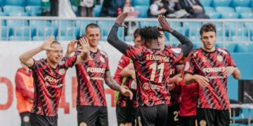 В 28 туре российской Премьер-лиги тольяттинский «Акрон» победил грозненский «Ахмат»