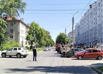 В Тольятти пятеро пострадали в ДТП с микроавтобусом