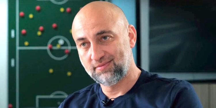 Самарский футбольный клуб с новым главным тренером опять поборется за восьмое место