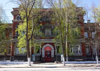 Над Самарским колледжем строительства и предпринимательства нависла угроза ликвидации