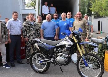 Самарский «Центр Плотниковых» отправил в зону СВО очередной гуманитарный груз и внедорожник