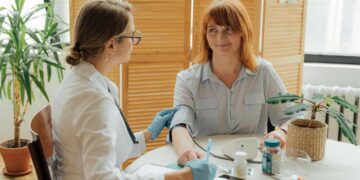 Самарцы хотели бы иметь круглосуточный доступ к терапевтам