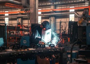 Втб оценил потребность бизнеса в технических специалистах