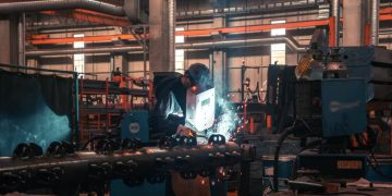 Втб оценил потребность бизнеса в технических специалистах