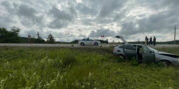 В Самарской области водитель «Приоры» погиб после столкновения с большегрузом