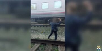 В Самарской области подростки забрасывали камнями поезда