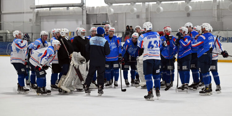 Самарскую команду ЦСК ВВС настраивают на победы в Высшей хоккейной лиге
