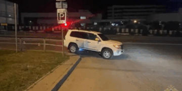 В Самаре мужчина оказался в реанимации, рискнув перейти дорогу в неположенном месте