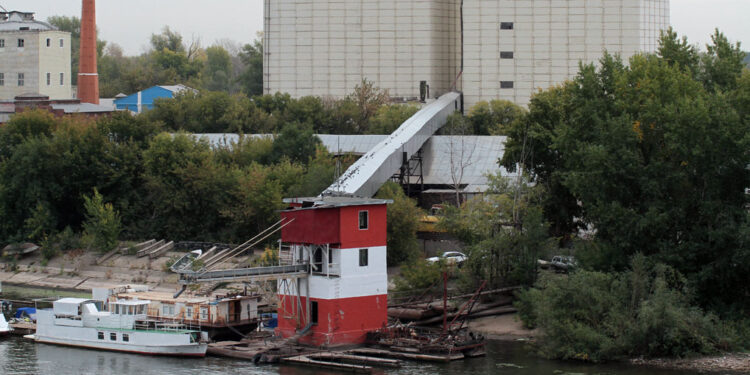 Противостояние с дайв-центром рискует парализовать бизнес Самарского мукомольного завода
