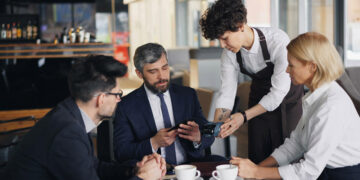 Сбер запустил сервис для автоматизации ресторанного бизнеса