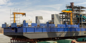 В Самаре готовят к спуску на воду новый земснаряд