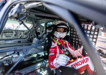 Сызранский пилот удержал лидерство в Российской серии кольцевых гонок