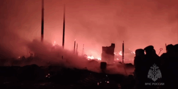 В Самарской области тушат шесть жилых домов на площади 1000 кв метров