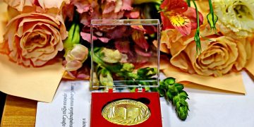 В Самаре более тысячи выпускников получили медали «За особые успехи в учении»