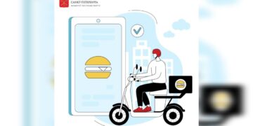 В России для курьеров начали вводить жесткие правила внешнего вида и транспорта