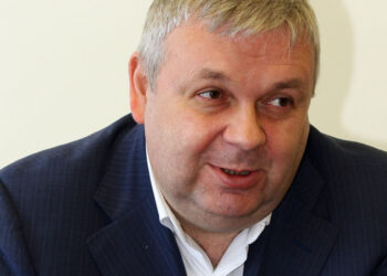 Убытки СЗ «Экран» позволили Алексею Леушкину снова удержать контроль над заводом