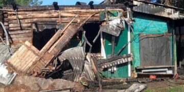 В Похвистневском районе Самарской области огонь уничтожил дом и баню