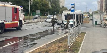 В Самаре легковушка влетела в автобус с 40 пассажирами на борту