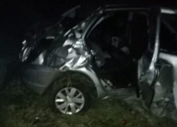 В Самарской области 22 августа спасли двух человек из перевернувшийся «Гранты»