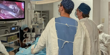 Самарские врачи освоили уникальные операции на щитовидной железе, не оставляющие шрамов