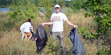 Новокуйбышевские нефтехимики на экозабеге собрали почти тонну мусора