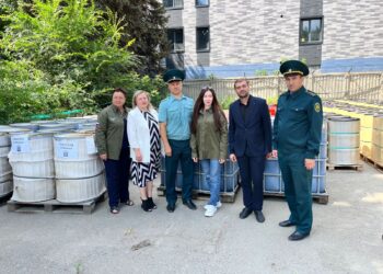 Самарские таможенники передали Народному фронту 108 бочек моторного масла