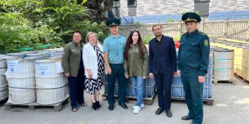 Самарские таможенники передали Народному фронту 108 бочек моторного масла