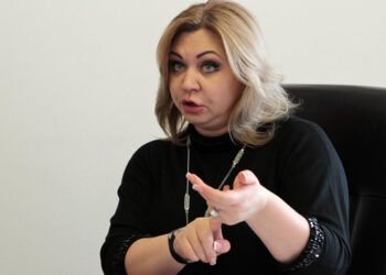 Экс-глава самарского Института регразвития получала вторую зарплату не просто так