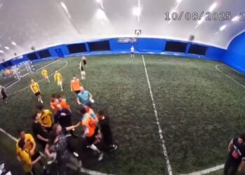 В Самаре на матче РФЛ подрались две футбольные команды