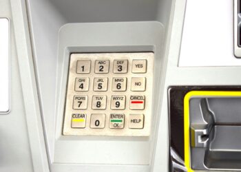 Банк России сообщил о новых ограничениях снятия наличных в банкоматах