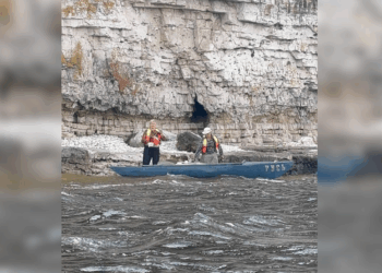 В Самарской области спасатели пришли на помощь шести туристам на воде