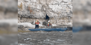 В Самарской области спасатели пришли на помощь шести туристам на воде