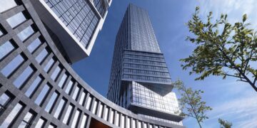 В Самаре возвели все этажи модного небоскреба