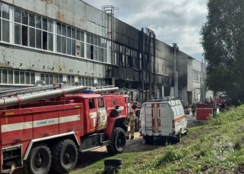 Под Самарой 19 августа загорелся цех по производству полиэтиленовой пленки