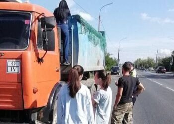 В Самаре проверили около 100 мусоровозов на нарушения правил транспортировки отходов