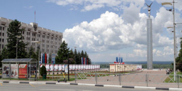 Территорию у самарского «Белого дома» отремонтирует предбанкротное «Новое возрождение»