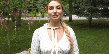 В Самаре жены участников СВО, воспитанники детского центра и ветеран труда обратились к Путину