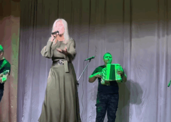 Вика Цыганова 27 сентября выступила перед ранеными в госпитале в Самаре