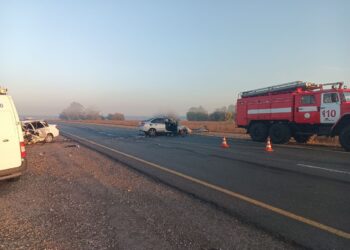 Два водителя погибли в лобовом столкновении под Самарой