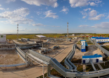 Нефтяная отрасль продолжает развиваться, несмотря на все ограничения