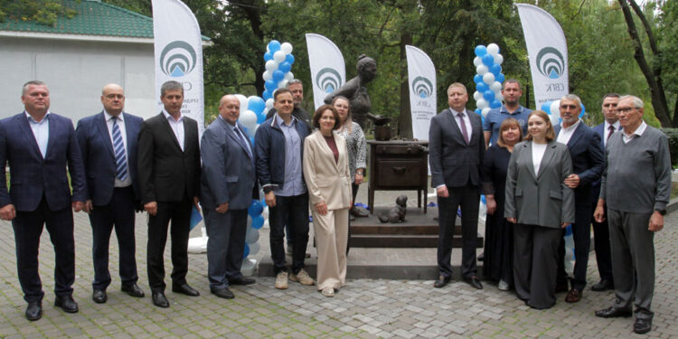 В Самаре открыли первый в мире памятник газовой плите