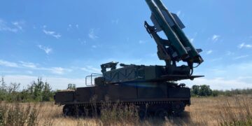 Расчет ЗРК «Бук-М2» Самарского объединения сбивает ракеты НАТО на красноармейском направлении