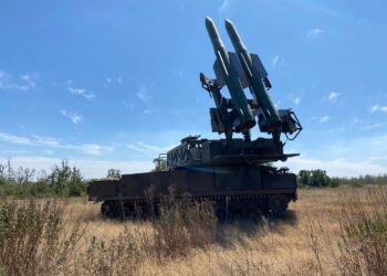 Расчет ЗРК «Бук-М2» Самарского объединения сбивает ракеты НАТО на красноармейском направлении