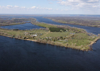 Владельцы 24 коттеджей на самарском острове Поджабном отбились от природоохранной прокуратуры