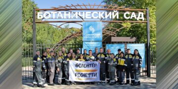 Сотрудники «Самаранефтегаза» помогли работникам Ботаническом сада убрать сухостой